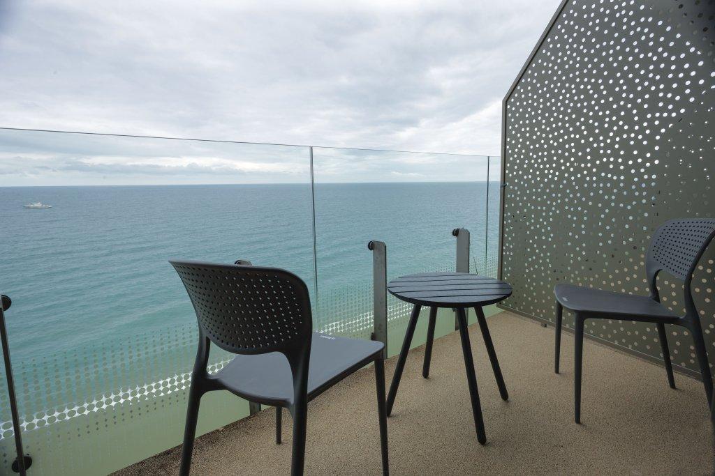 Miramare Magnetic Beach Hotel Kobuleti Bagian luar foto